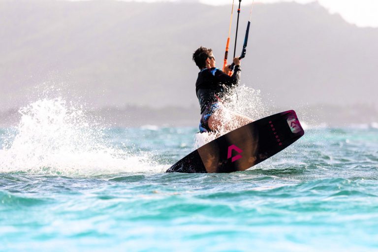 Kiteboarding on the waves