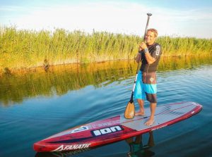 Das Wetter auf einem SUP genießen